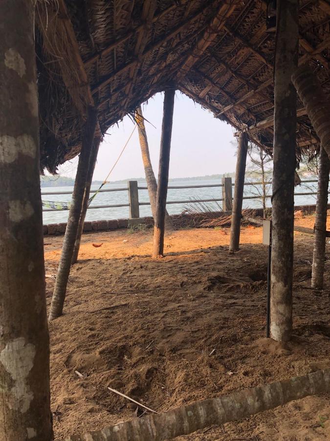 Candlehut Homestay Nīleshwar Eksteriør bilde
